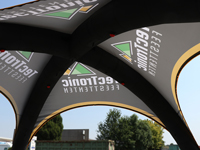 Vue à l'intérieur - Les choses rouges sont les clapets de surpression