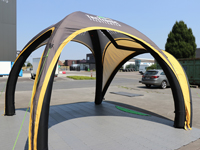 Tente gonflable de 4x4 avec auvent