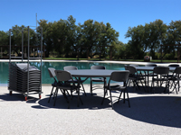 Les tables rondes créent plus d’ambiance et de convivialité