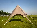 Waterdichte stertent 12 m op grasveld
