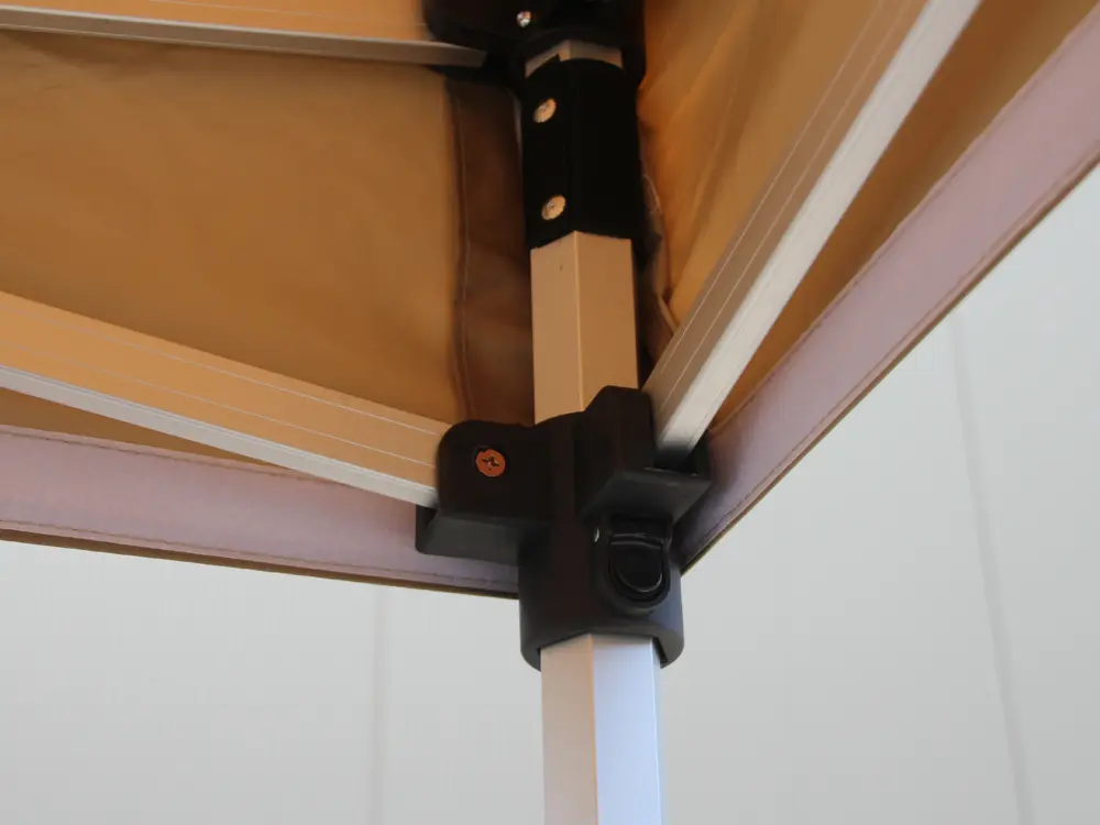 Easy-up tent frame koppeling