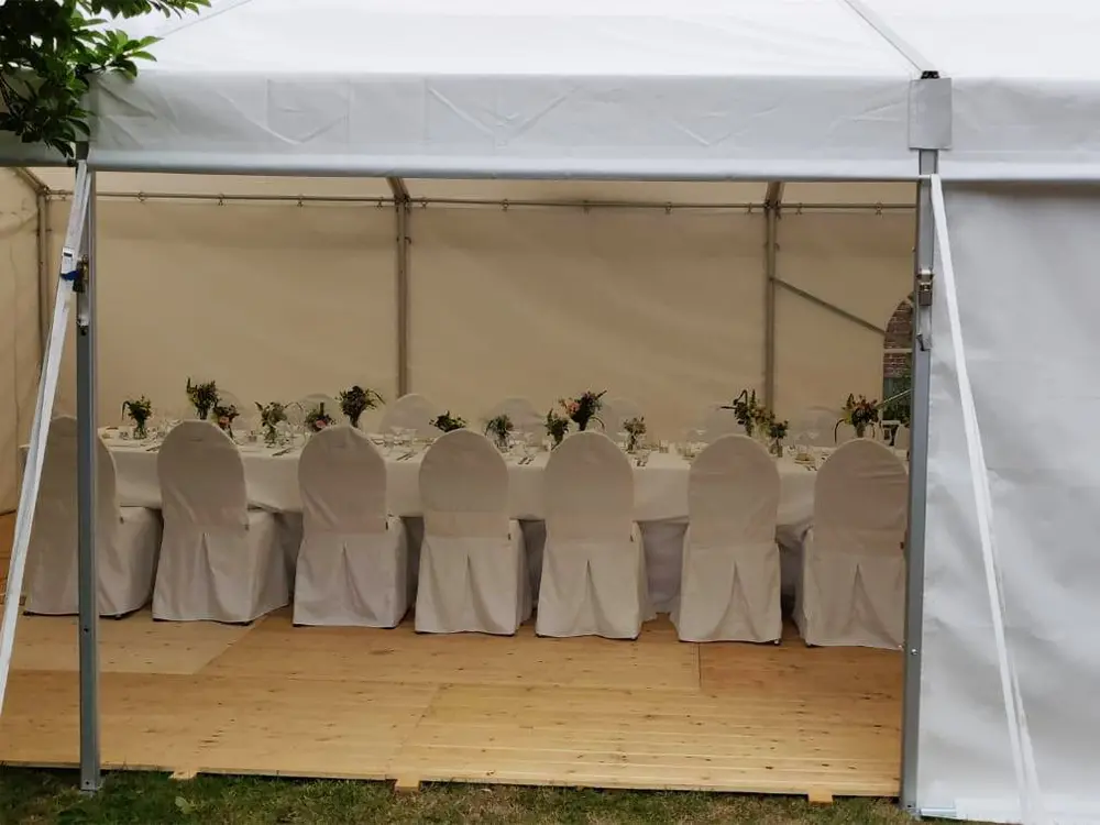 10 m brede kadertent met modulaire opbouw
