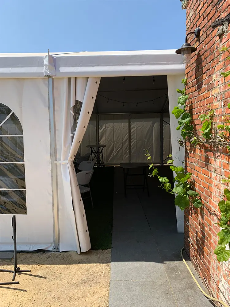 Kadertent zijwand met deuropening