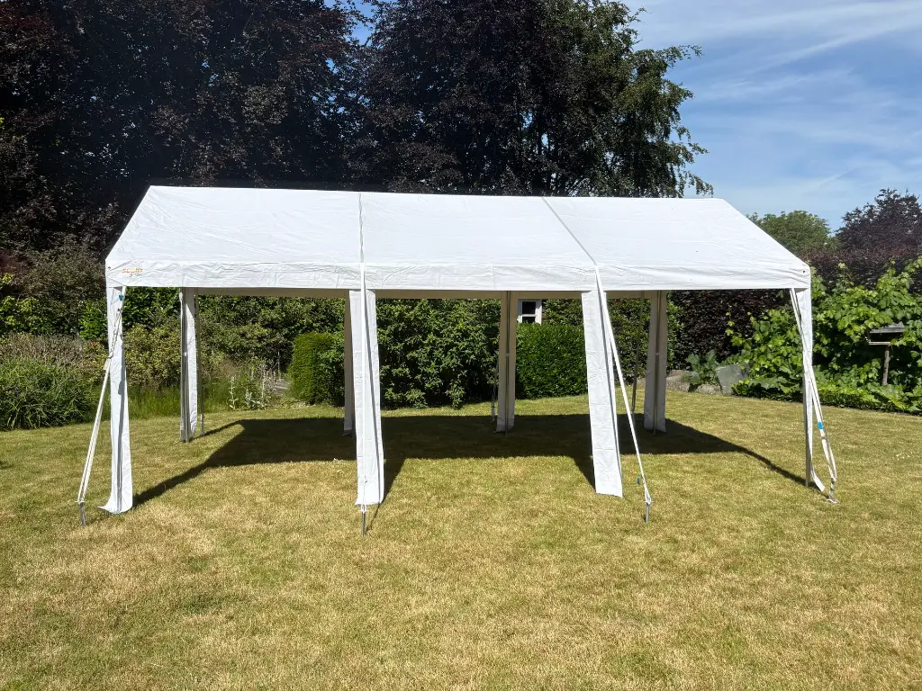 Tent van 3x6 m met stormverankering