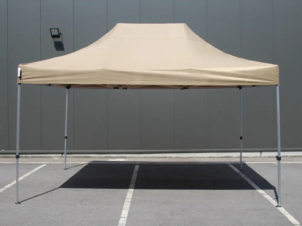 Seconde main: tente pliante 3 x 4,5 m Solid 40 sable